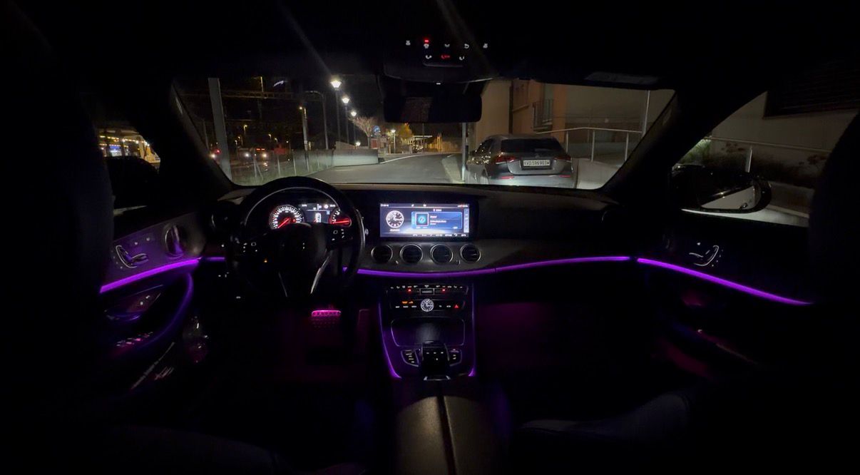 Intérieur Mercedes Taxi Bardhi — transport médical Payerne